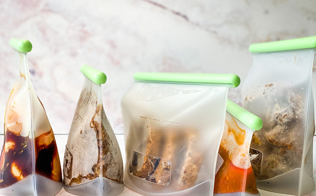 China Zipper Bags for Food Freezer and Storage Use